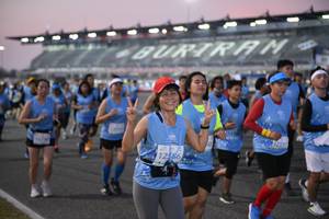 BIB: 50194, 53009
                            <button type="button" onclick="openModal(10461981)" class="btn btn-primary btn-sm float-right btn-popup" data-toggle="modal" data-target=".modal-high-quality">
                        <i class="fas fa-shopping-cart"></i> Add to Cart
                    </button>
                                            <button type="button" onclick="isThisMe(10461981, true)" class="btn btn-success btn-sm float-right btn-popup btn-isme hidden" data-toggle="tooltip" data-placement="bottom" title="นี่คือรูปของคุณใช่ไหม คลิกที่นี่เพื่อเอาเข้าอัลบั้ม">
                        <i class="fas fa-plus"></i> Add to album
                    </button>
                    <button type="button" onclick="isThisMe(10461981, false)" class="btn btn-warning btn-sm float-right btn-popup btn-isnotme hidden">
                        <i class="fas fa-ban"></i> Remove from album
                    </button>